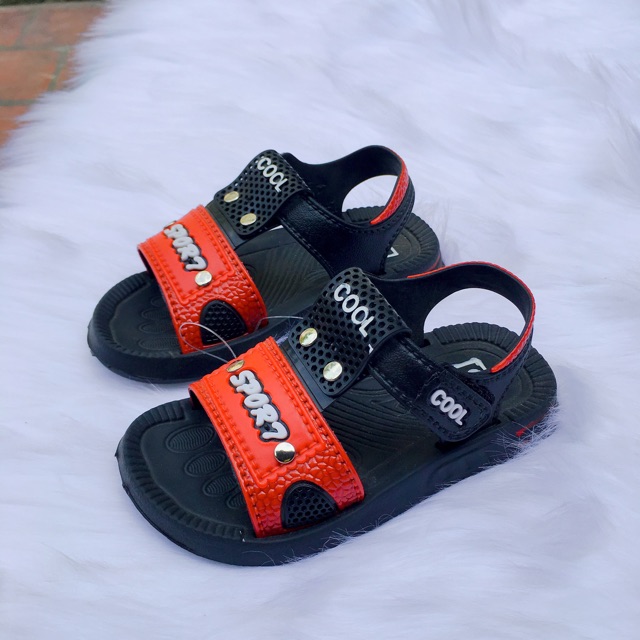 DÉP QUAI HẬU NHẸ CHO BÉ