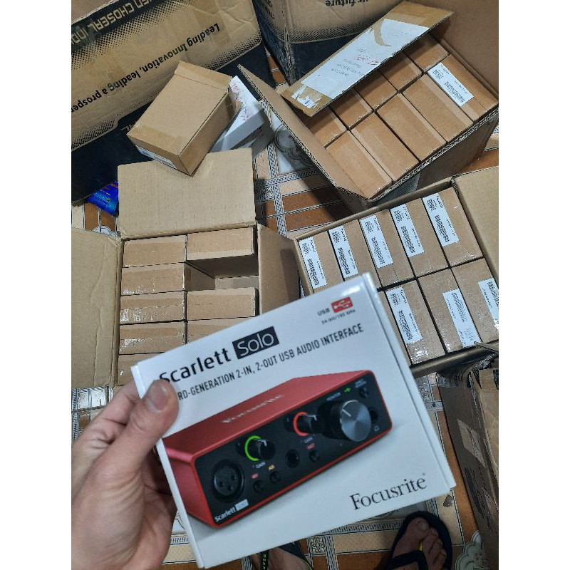 Đầu thu âm focusrite solo gen 3