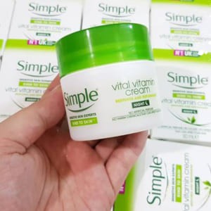 Kem dưỡng đêm Simple Kind To Skin Vital Vitamin Kem Dưỡng Đêm Simple Kind To Skin Vital Vitamin