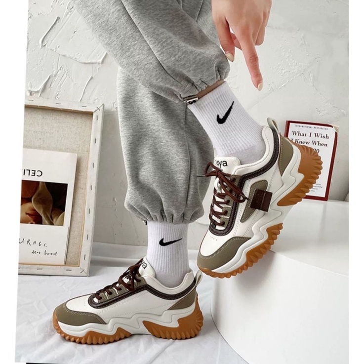 Giày thể thao nữ dáng sneaker mẫu mới nhất năm 2022 mã HV 12