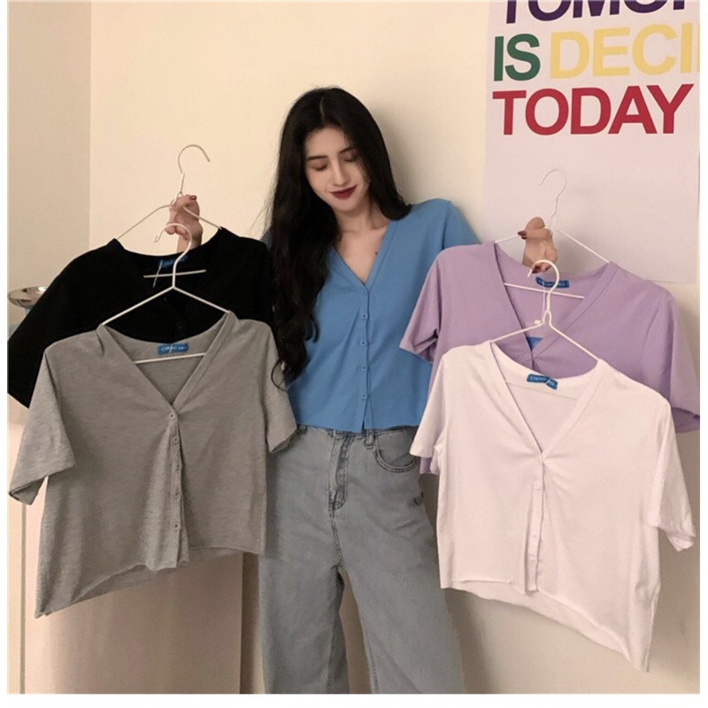 Áo croptop rộng cài nút cổ V có viền ulzzang | BigBuy360 - bigbuy360.vn