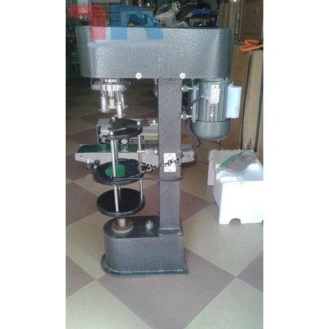 Máy xoáy nút chai SK40