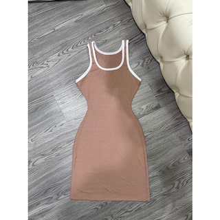 Đầm 3 lỗ body chạy viền