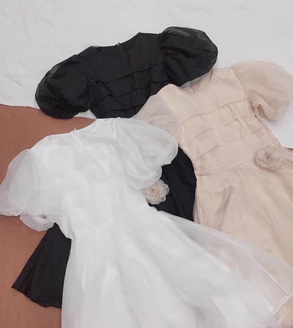 Đầm tay phồng xếp li ngực