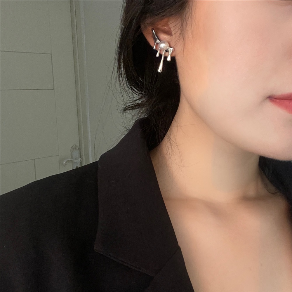 Khuyên tai kim loại đính ngọc trai nhân tạo thời trang