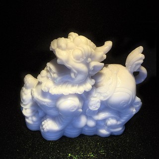 Tượng tỳ hưu màu trắng