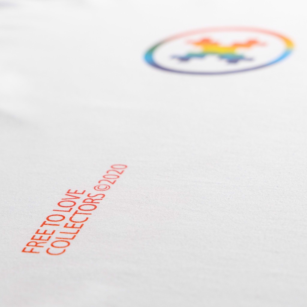 Aó thun Trắng Collectors &quot;Free To Love&quot;