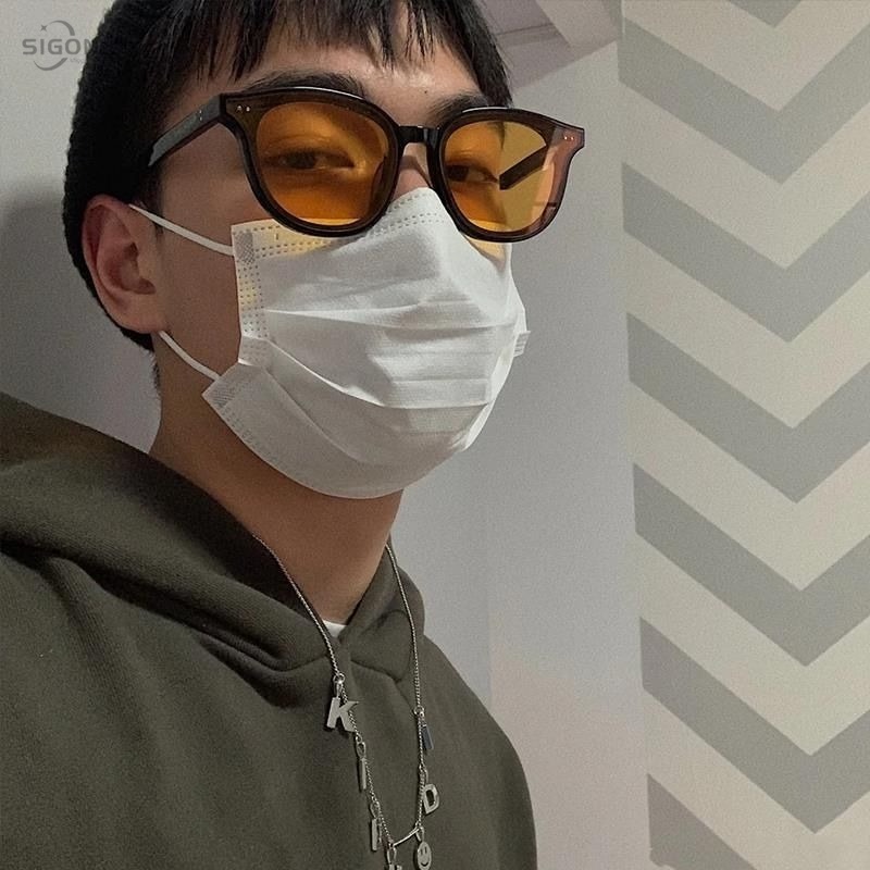 Kính mát gọng đen chống tia cực tím thời trang cho nam nữ