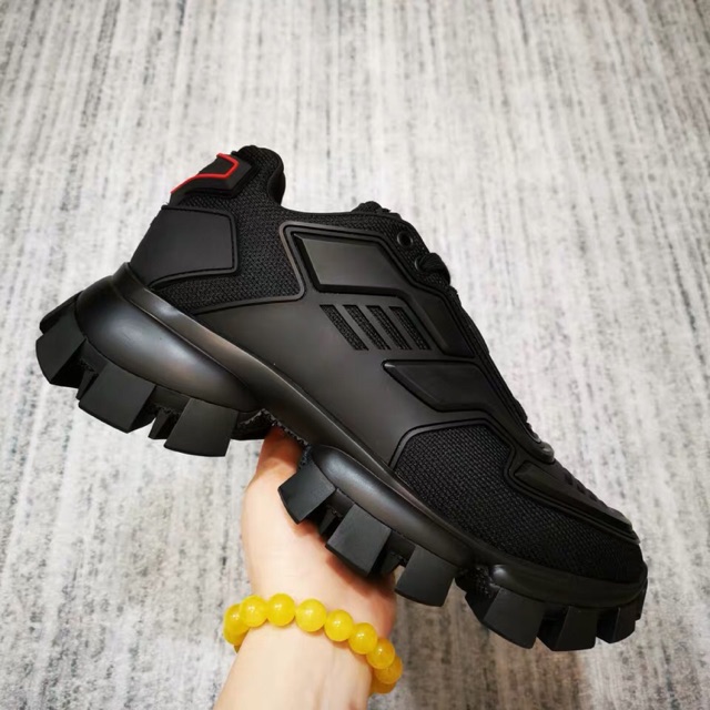 Giày sneaker mẫu mới nhất 2019