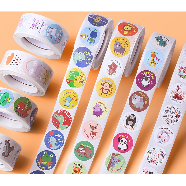 Cuộn 500 sticker nhãn dán khích lệ khen thưởng học tập cho bé yêu với nhiều họa tiết kèm slogan