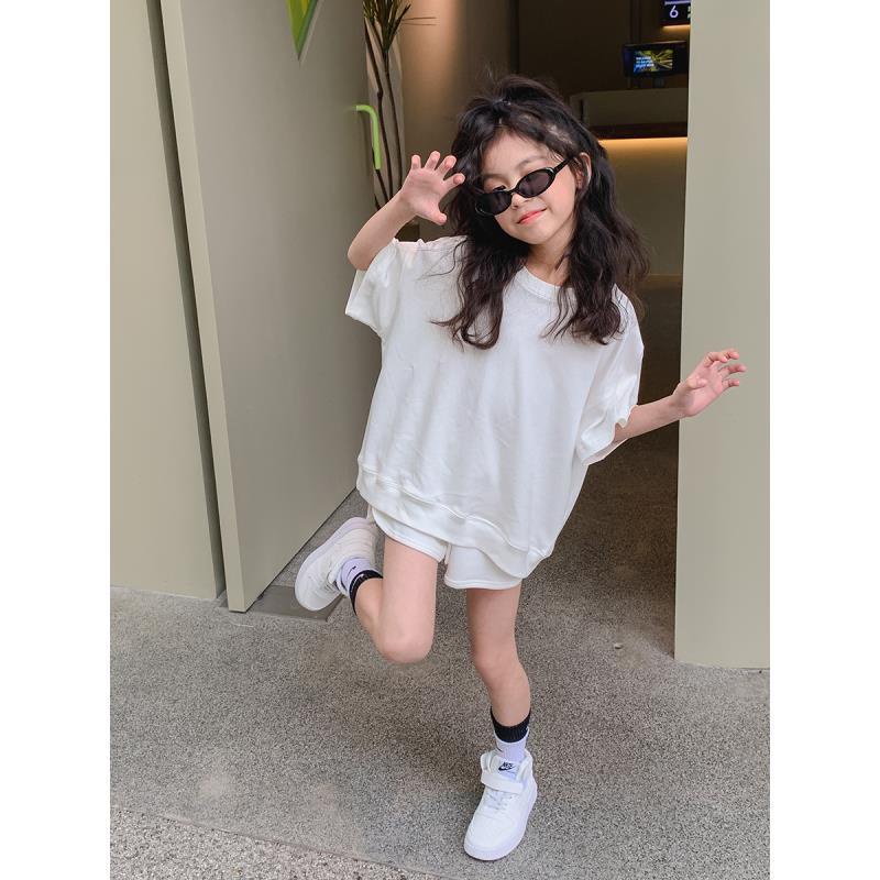 Bộ Đồ Thể Thao Hai Mảnh Áo Hai Dây Phối Quần Short Dáng Rộng Thoải Mái Phong Cách Phương Tây Thời Trang Xuân Hè Cho Bạn Gái