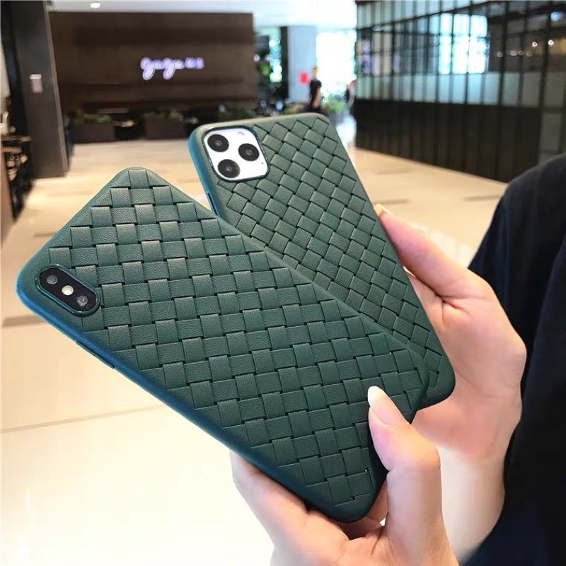 𝐂𝐨́ 𝐬𝐚̆̃𝐧 𝐜𝐡𝐨 𝐢𝐏𝐡𝐨𝐧𝐞 𝟏𝟐 Ốp lưng iphone tản nhiệt, ốp vân da cầm siêu chắc tay, thoáng máy