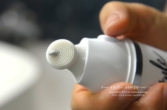 CỌ MỤN RIRE STYLE BLACKHEAD BRUSH CLEANSER