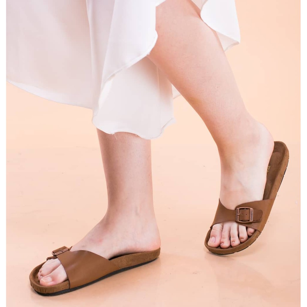 Giày Sandal Màu Nâu 1 / Robin Cho Nữ