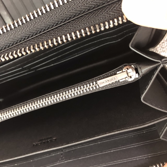 Coach Clutch nam đen trơn