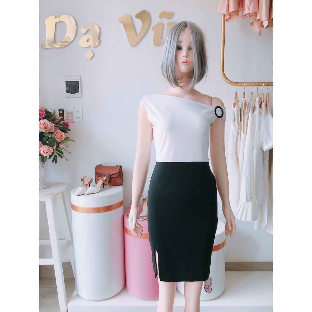 VÁY ÔM BODY TRẮNG ĐEN VẸT VAI SẺ TÀ ĐƠN GIẢN SIÊU SANG