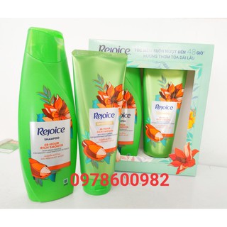Quà tặng 20/10, 20/11. Cặp dầu gội kèm xả Rejoice cho tóc suôn mềm mượt.