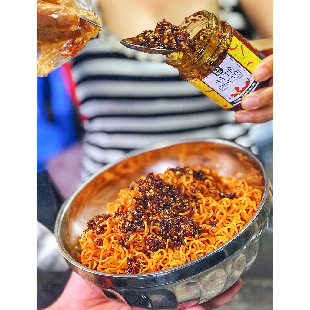 Sa tế cháy tỏi NanaFoods 1 hủ 120gr | BigBuy360 - bigbuy360.vn