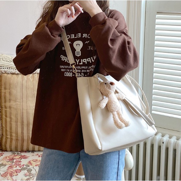 Túi tote da đeo 2 kiểu tặng kèm gấu vừa A4 giá yêu P089