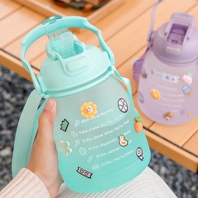 Bình Nước Bụng Bự Kèm Dây Đeo 1300ml Chai Thể Thao Màu Mờ