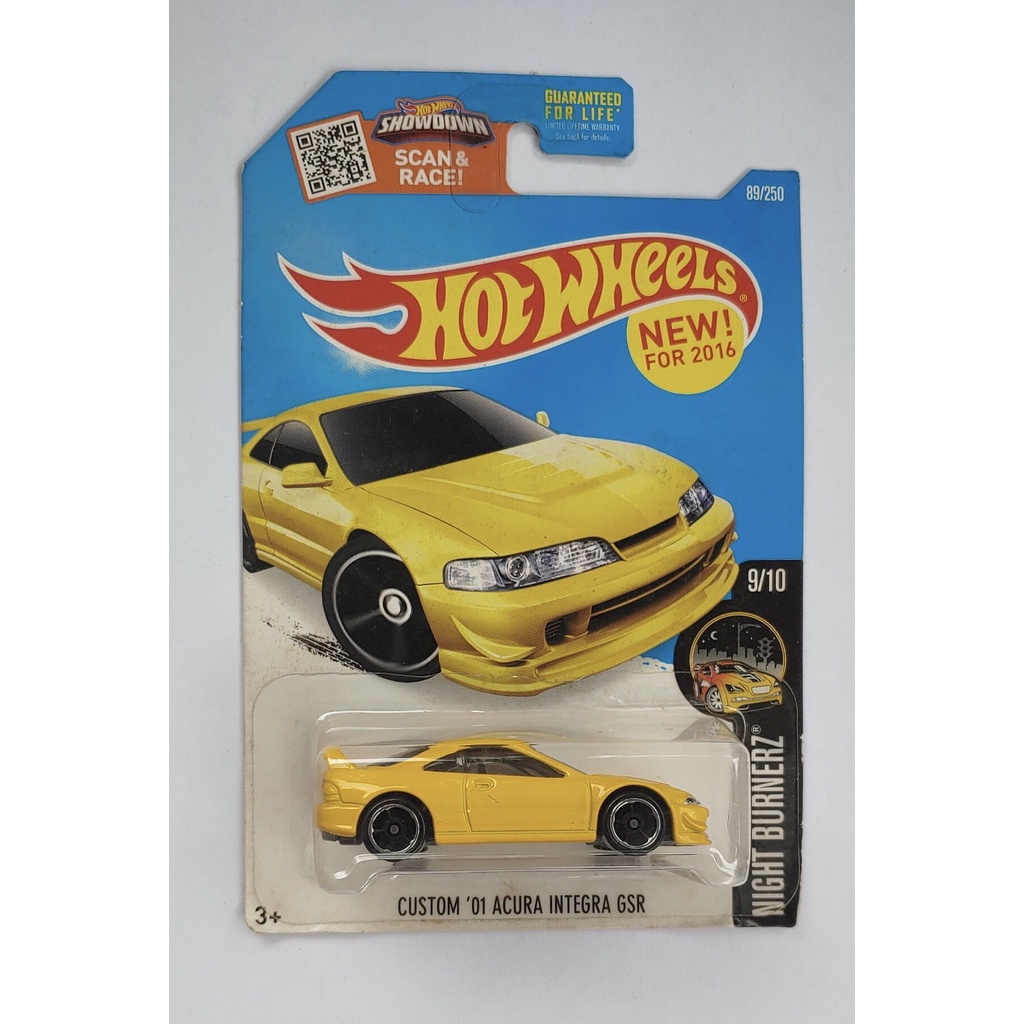Xe mô hình tỉ lệ 1:64 Hot Wheels T-11 Custom '01 Acura Integra GSR vàng
