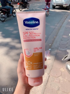 DƯỠNG THỂ KÍCH TRẮNG VASELINE 50X