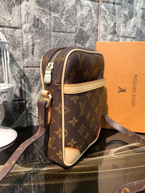 LV dáng unisex cho cả nam và nữ