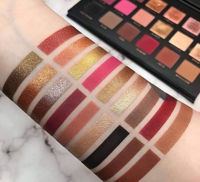 Bảng mắt Huda Eyeshadow Palette - Rose Gold Edition