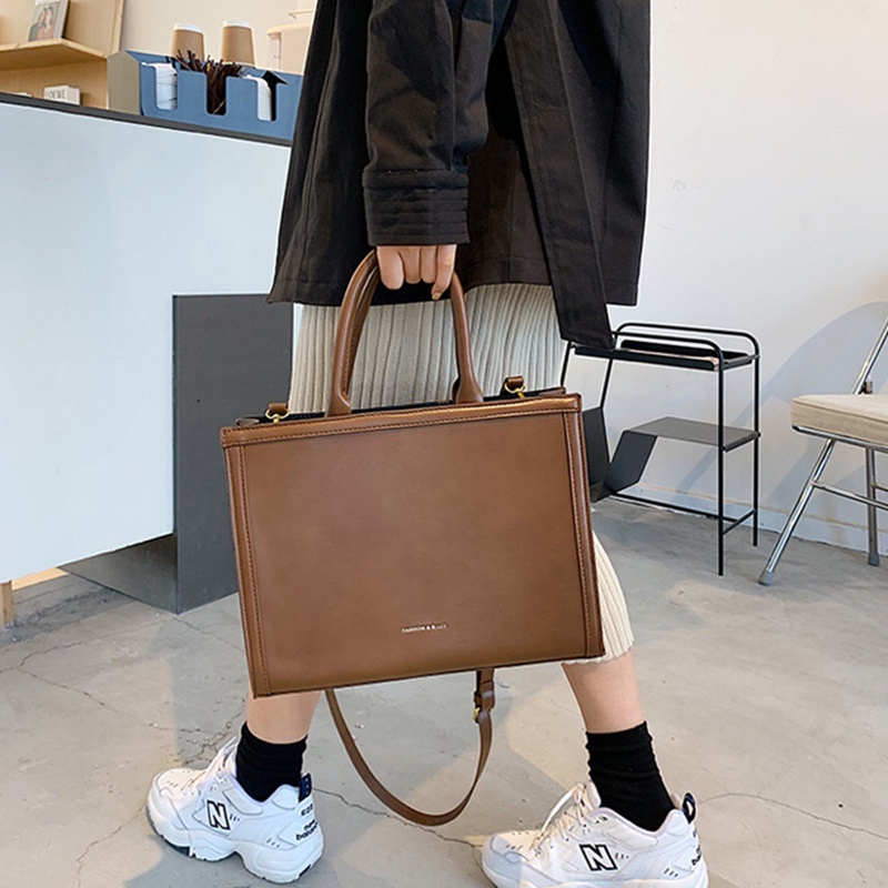 Túi đeo chéo IELGY ba chiều sức chứa lớn đơn giản dành cho nữ