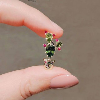 Cài áo xương rồng