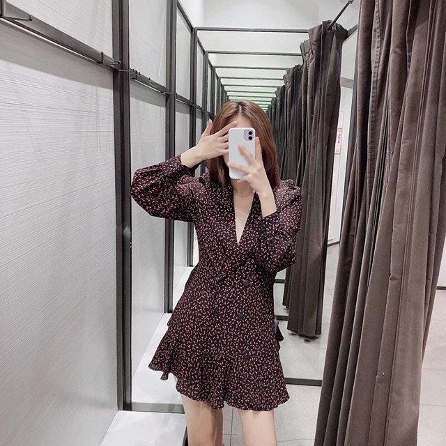 Đầm hoa nhí cổ vest xoè đuôi cá