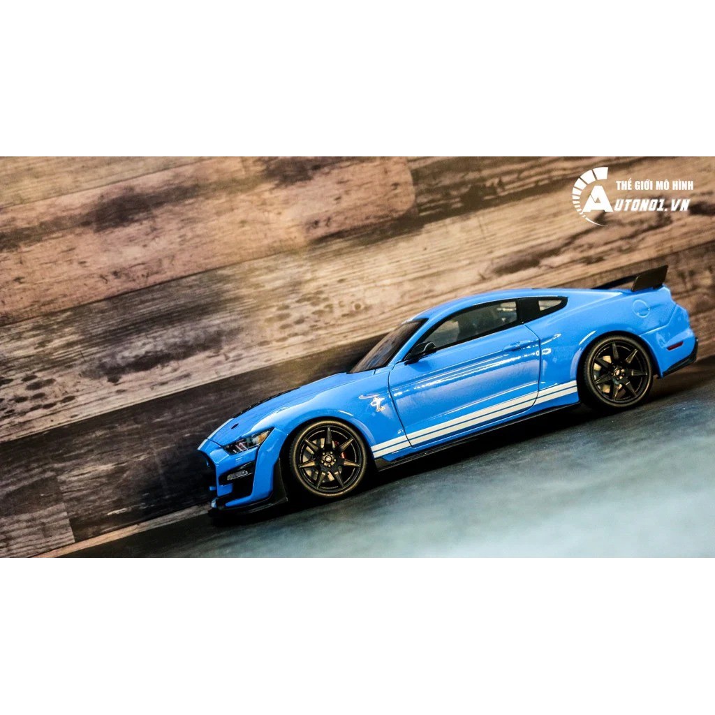 MÔ HÌNH XE FORD MUSTANG COBRA GT500 BABY BLUE 1:18 MAISTO 7507