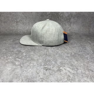 Mũ snapback nixon chính hãng