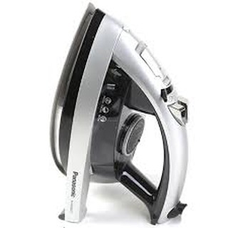 Bàn ủi Panasonic NI-W650CSLRA