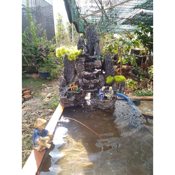 Hòn non bộ có thác nước