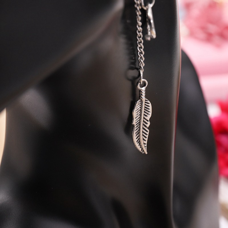 Khuyên tai dài họa tiết hình chiếc lá thời trang