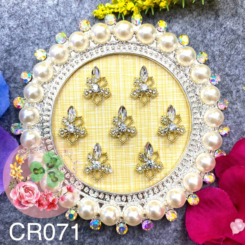 Mã CR071 . Charm kim loại đính đá trang trí móng siêu xinh.