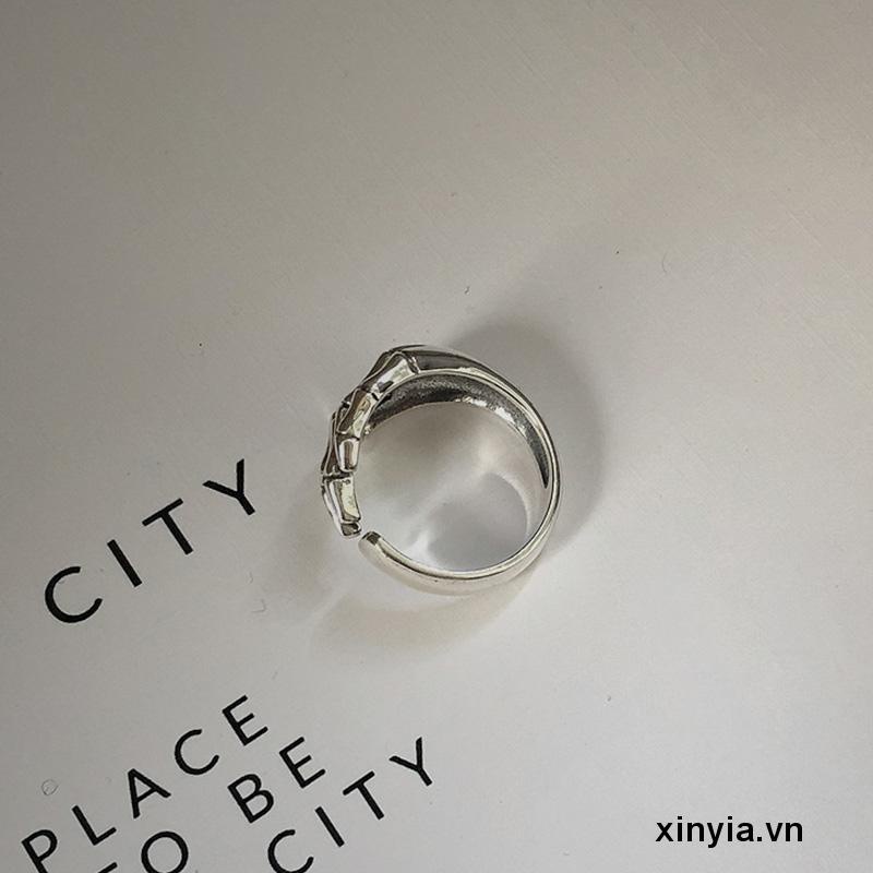 Nhẫn hợp kim hình xương bàn tay độc đáo sành điệu