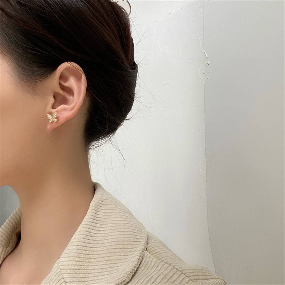 Bông tai dáng dài hình bướm đính đá và ngọc trai nhân tạo thời trang