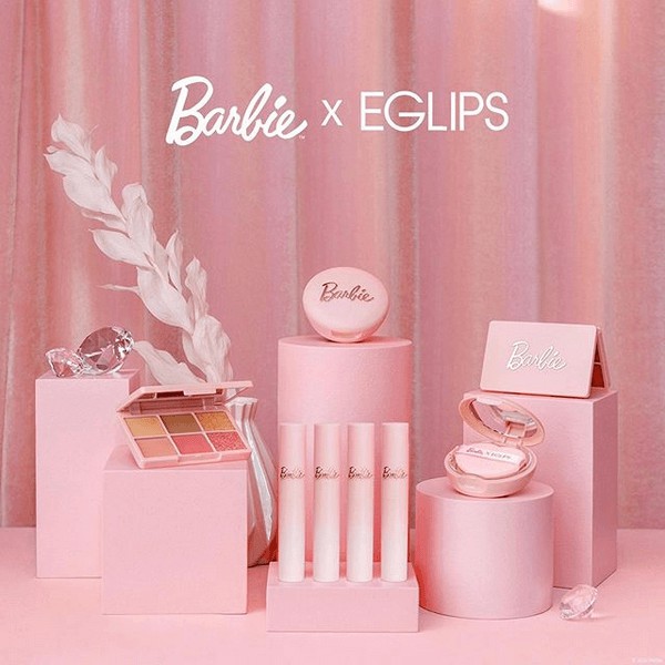 [Phiên Bản Giới Hạn] Phấn Phủ Dạng Nén Eglips Blur Powder Pact - Eglips x Barbie Limited Edition 9g