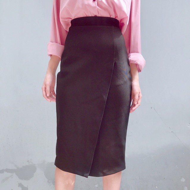 Chân váy công sở dài bigsize đắp chéo xẻ sau màu đen dài 63cm [size từ 48-85kg] | BigBuy360 - bigbuy360.vn