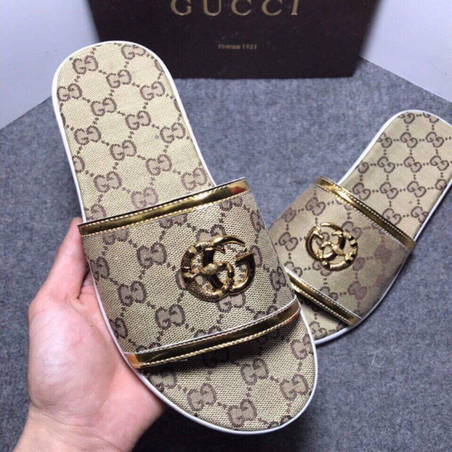 Dép quai ngang GG vàng