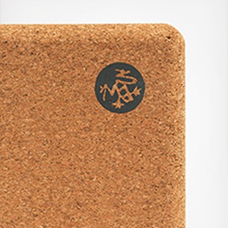 Gạch tập yoga Manduka chất liệu bần