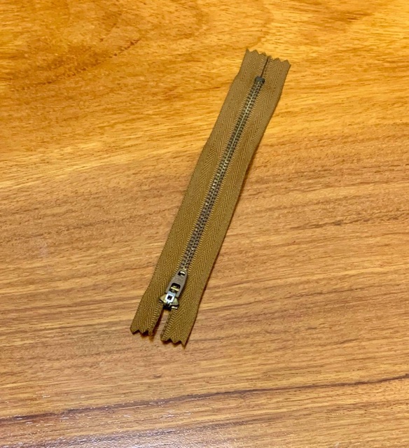 2 Dây kéo quần jean răng đồng HKK 18cm đầu khóa tự động.