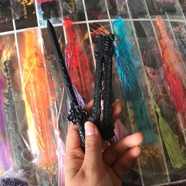 vỉ đồ chơi nhựa ( vỉ20 c)