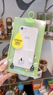 Ốp iphone trong veo- hãng Vucase