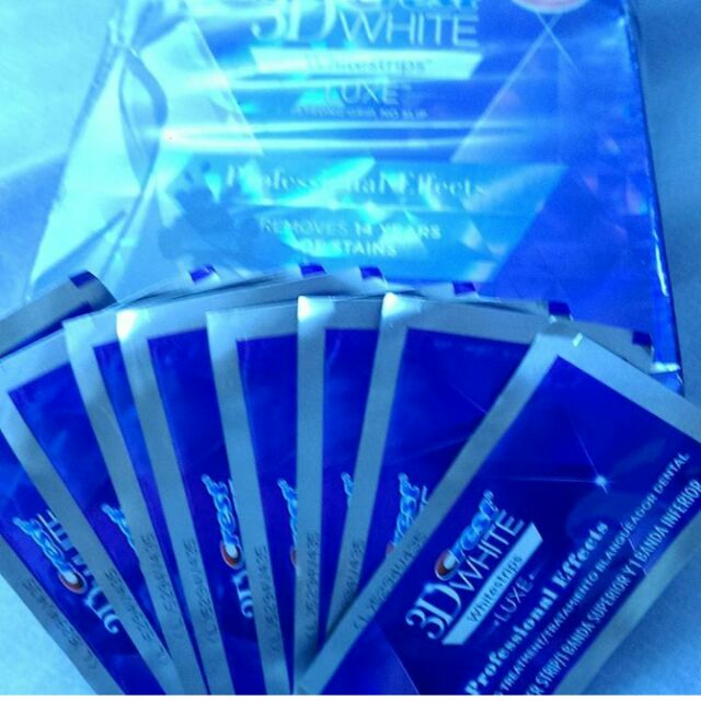 Miếng dán trắng răng 3D Crest White