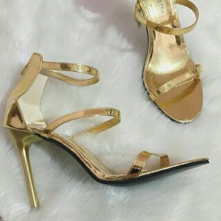 Sandal bích phương hot trend