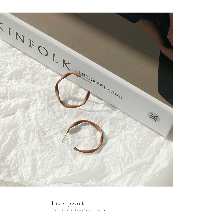 Khuyên tai thiết kế độc đáo cá tính thời trang