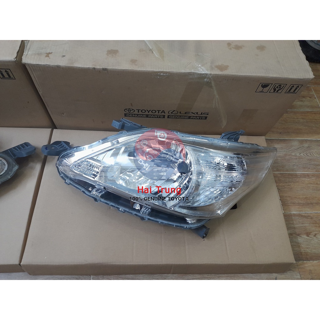 Đèn pha Toyota Innova 2012-2015 chính hãng  | 8113005K20